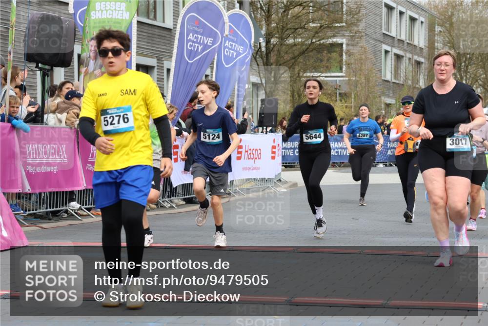 12.04.2026 - 45. Internationalen Wilhelmsburger Insellauf Strokosch-Dieckow http://msf.ph/oto/9479505 12.04.2026 12:59:32 Ziel 4023, 2009, 4875, 5276, 3017, 5111, 5124, 5644, 5718, 2082, 4741, 5191, 4287 meine-sportfotos.de