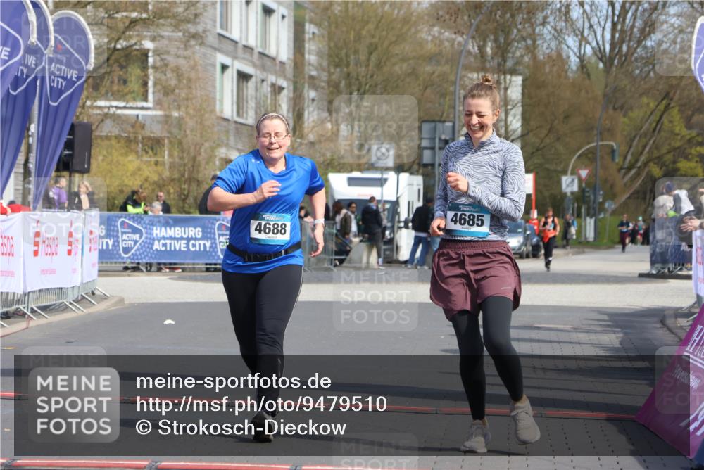 12.04.2026 - 45. Internationalen Wilhelmsburger Insellauf Strokosch-Dieckow http://msf.ph/oto/9479510 12.04.2026 11:47:00 Ziel 2904, 4685, 4688 meine-sportfotos.de