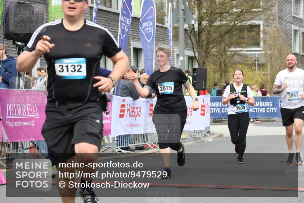 12.04.2026 - 45. Internationalen Wilhelmsburger Insellauf Strokosch-Dieckow http://msf.ph/oto/9479529 12.04.2026 13:28:11 Ziel 2756, 2180, 3132, 2875, 3938, 3937 meine-sportfotos.de