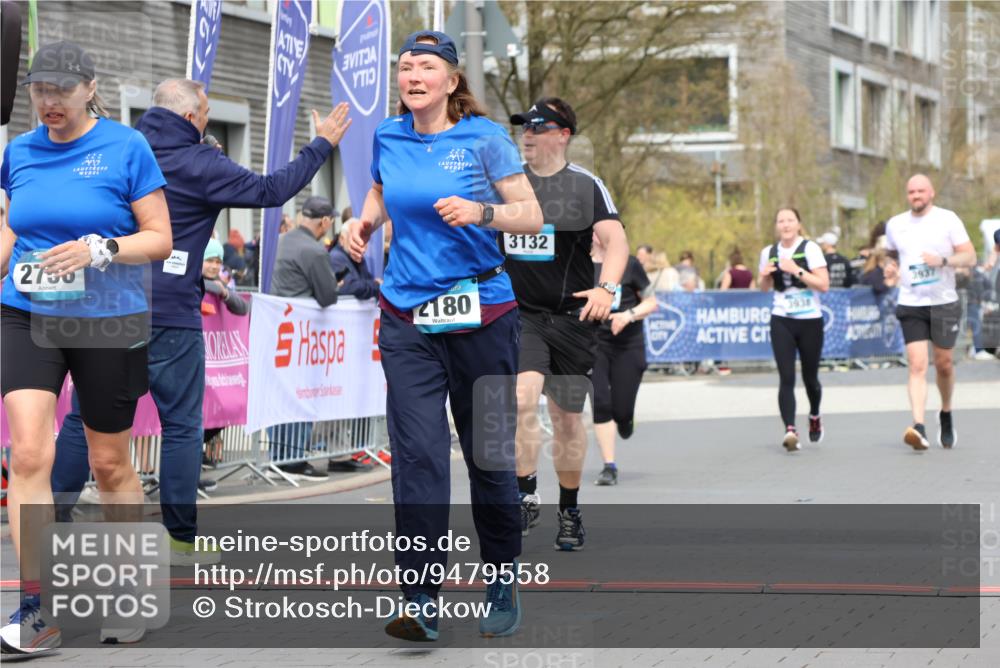 12.04.2026 - 45. Internationalen Wilhelmsburger Insellauf Strokosch-Dieckow http://msf.ph/oto/9479558 12.04.2026 13:28:08 Ziel 2756, 2180, 3132, 2875 meine-sportfotos.de