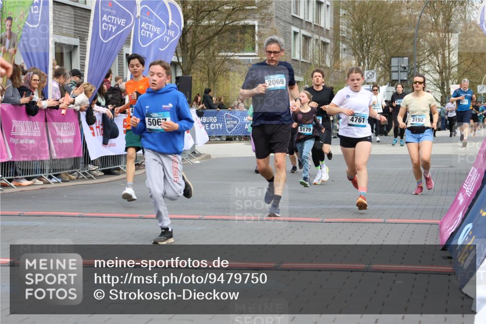 12.04.2026 - 45. Internationalen Wilhelmsburger Insellauf Strokosch-Dieckow http://msf.ph/oto/9479750 12.04.2026 12:59:50 Ziel 4187, 5067, 2069, 4761, 5179, 3192, 5635, 4917 meine-sportfotos.de