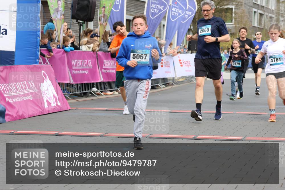 12.04.2026 - 45. Internationalen Wilhelmsburger Insellauf Strokosch-Dieckow http://msf.ph/oto/9479787 12.04.2026 12:59:51 Ziel 4187, 5067, 2069, 4761, 5179, 3192, 5635, 4917, 4171, 4170 meine-sportfotos.de
