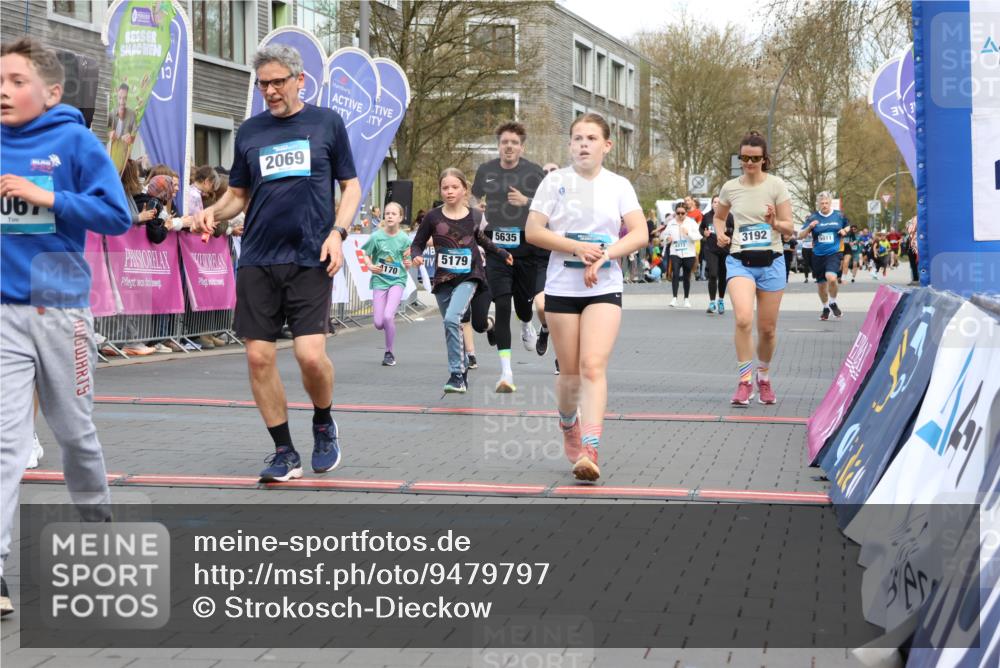 12.04.2026 - 45. Internationalen Wilhelmsburger Insellauf Strokosch-Dieckow http://msf.ph/oto/9479797 12.04.2026 12:59:52 Ziel 5067, 2069, 4761, 5179, 3192, 5635, 4917, 4171, 4170 meine-sportfotos.de