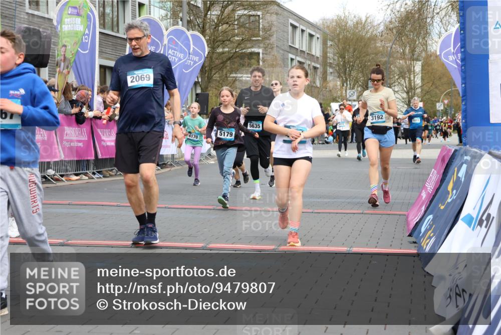 12.04.2026 - 45. Internationalen Wilhelmsburger Insellauf Strokosch-Dieckow http://msf.ph/oto/9479807 12.04.2026 12:59:52 Ziel 5067, 2069, 4761, 5179, 3192, 5635, 4917, 4171, 4170 meine-sportfotos.de