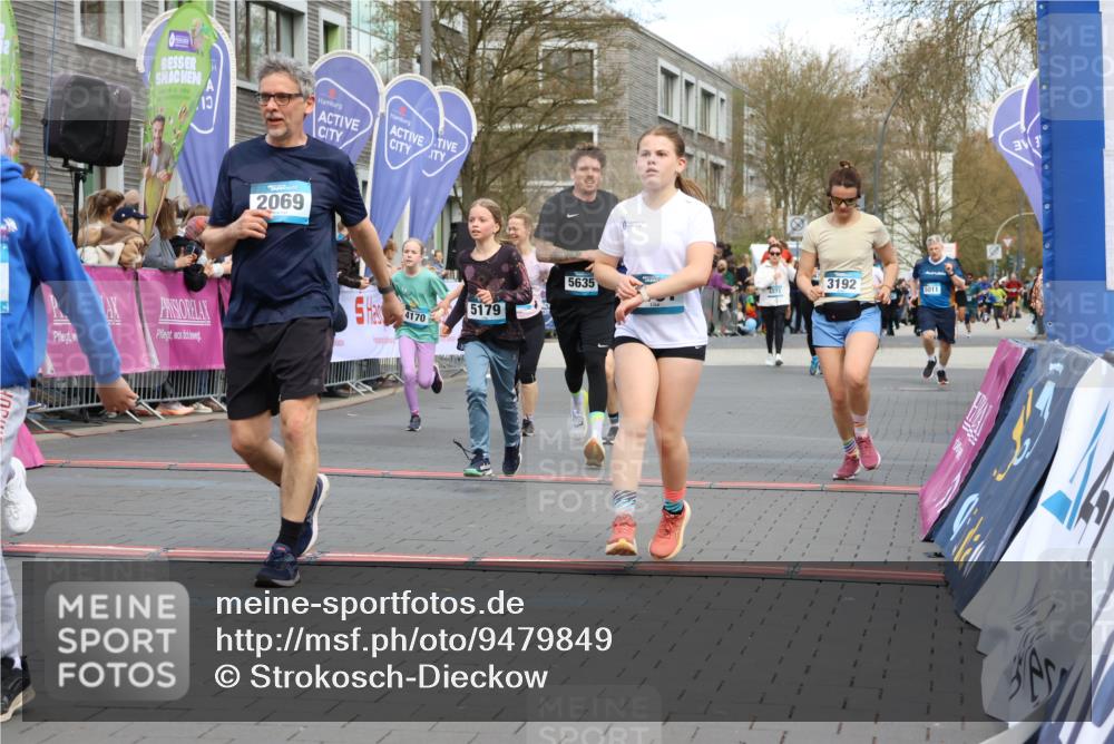 12.04.2026 - 45. Internationalen Wilhelmsburger Insellauf Strokosch-Dieckow http://msf.ph/oto/9479849 12.04.2026 12:59:53 Ziel 5067, 2069, 4761, 5179, 3192, 5635, 4917, 4171, 4170 meine-sportfotos.de