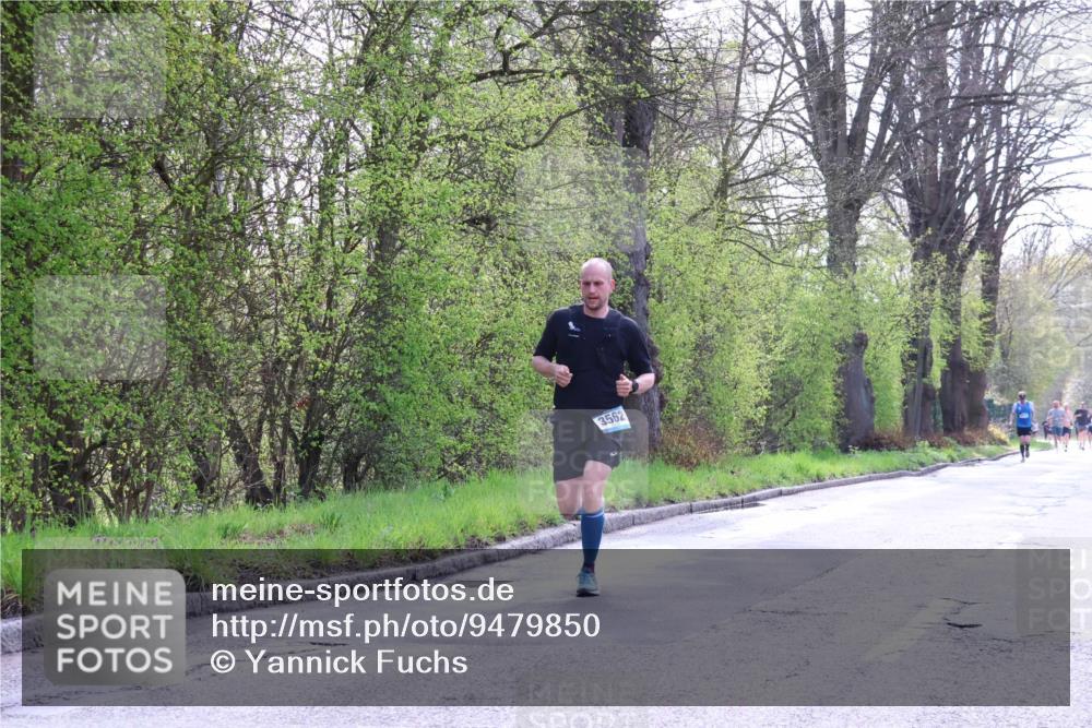12.04.2026 - 45. Internationalen Wilhelmsburger Insellauf Yannick Fuchs http://msf.ph/oto/9479850 12.04.2026 10:18:24 Laufen 3562 meine-sportfotos.de