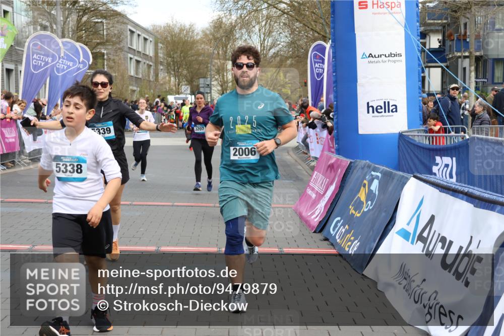 12.04.2026 - 45. Internationalen Wilhelmsburger Insellauf Strokosch-Dieckow http://msf.ph/oto/9479879 12.04.2026 13:00:07 Ziel 5339, 2006, 4096, 5081, 4623, 4620 meine-sportfotos.de