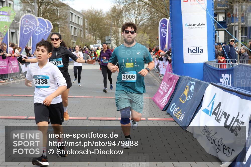 12.04.2026 - 45. Internationalen Wilhelmsburger Insellauf Strokosch-Dieckow http://msf.ph/oto/9479888 12.04.2026 13:00:07 Ziel 5339, 2006, 4096, 5081, 4623, 4620 meine-sportfotos.de