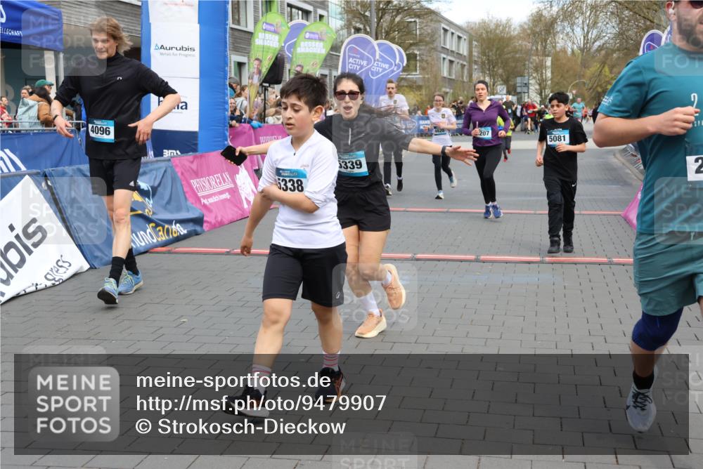 12.04.2026 - 45. Internationalen Wilhelmsburger Insellauf Strokosch-Dieckow http://msf.ph/oto/9479907 12.04.2026 13:00:08 Ziel 5339, 2006, 4096, 5081, 4623, 4620 meine-sportfotos.de