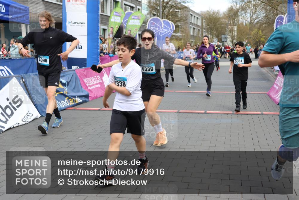 12.04.2026 - 45. Internationalen Wilhelmsburger Insellauf Strokosch-Dieckow http://msf.ph/oto/9479916 12.04.2026 13:00:08 Ziel 5339, 2006, 4096, 5081, 4623, 4620 meine-sportfotos.de