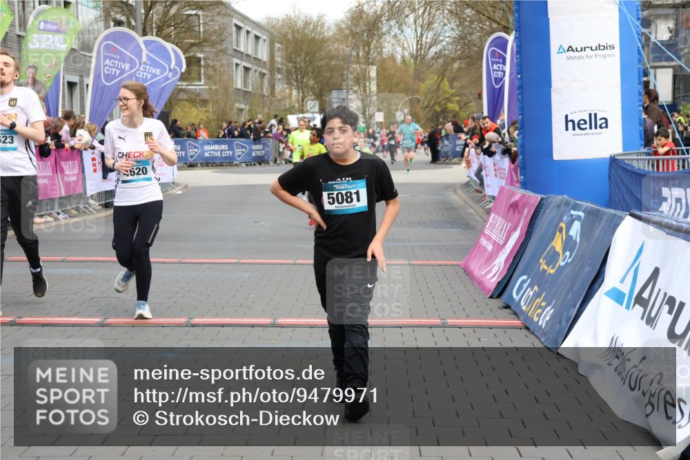 12.04.2026 - 45. Internationalen Wilhelmsburger Insellauf Strokosch-Dieckow http://msf.ph/oto/9479971 12.04.2026 13:00:11 Ziel 4623, 4620, 3999, 5183 meine-sportfotos.de