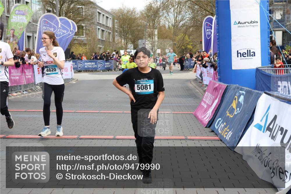 12.04.2026 - 45. Internationalen Wilhelmsburger Insellauf Strokosch-Dieckow http://msf.ph/oto/9479990 12.04.2026 13:00:11 Ziel 4623, 4620, 3999, 5183 meine-sportfotos.de