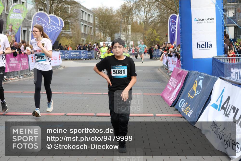12.04.2026 - 45. Internationalen Wilhelmsburger Insellauf Strokosch-Dieckow http://msf.ph/oto/9479999 12.04.2026 13:00:11 Ziel 4623, 4620, 3999, 5183 meine-sportfotos.de