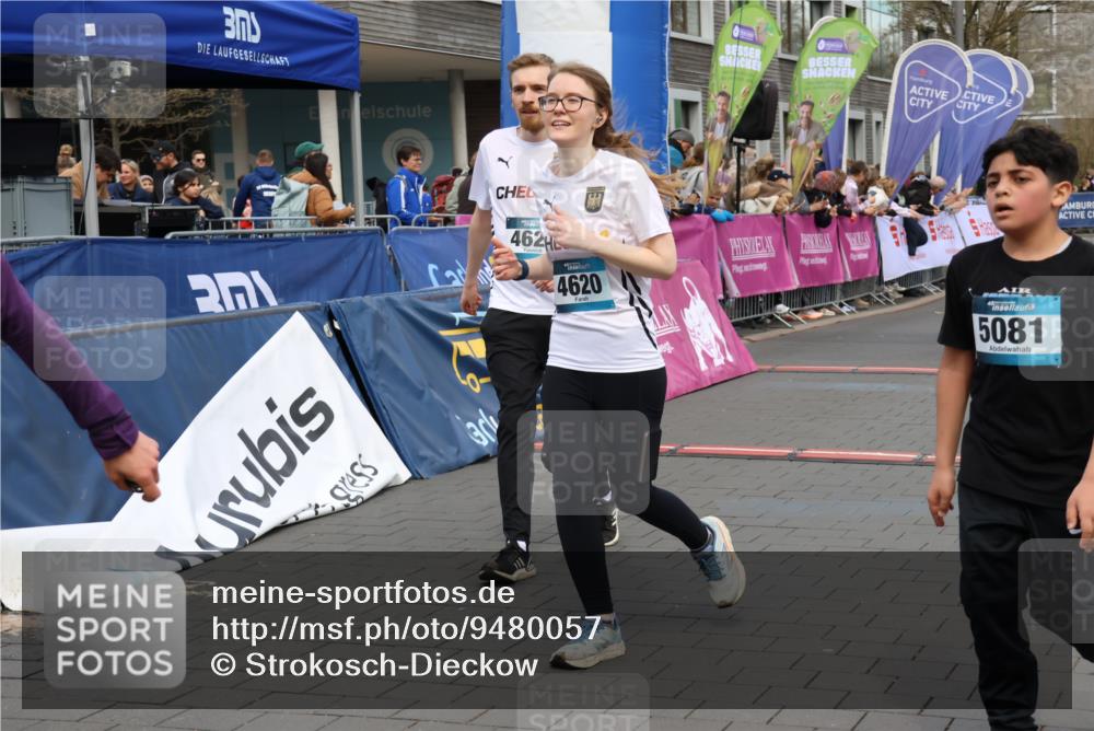 12.04.2026 - 45. Internationalen Wilhelmsburger Insellauf Strokosch-Dieckow http://msf.ph/oto/9480057 12.04.2026 13:00:12 Ziel 4623, 4620, 3999, 5183, 5863 meine-sportfotos.de