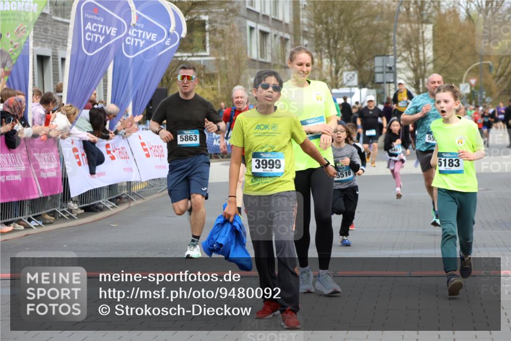 12.04.2026 - 45. Internationalen Wilhelmsburger Insellauf Strokosch-Dieckow http://msf.ph/oto/9480092 12.04.2026 13:00:15 Ziel 3999, 5183, 5863, 5550, 5074, 5467 meine-sportfotos.de