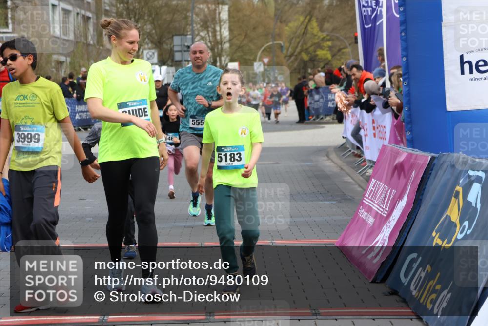 12.04.2026 - 45. Internationalen Wilhelmsburger Insellauf Strokosch-Dieckow http://msf.ph/oto/9480109 12.04.2026 13:00:16 Ziel 3999, 5183, 5863, 5550, 5074, 5467 meine-sportfotos.de