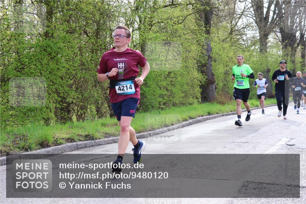12.04.2026 - 45. Internationalen Wilhelmsburger Insellauf Yannick Fuchs http://msf.ph/oto/9480120 12.04.2026 10:19:04 Laufen 4214, 2022, 4027, 2851, 3585 meine-sportfotos.de