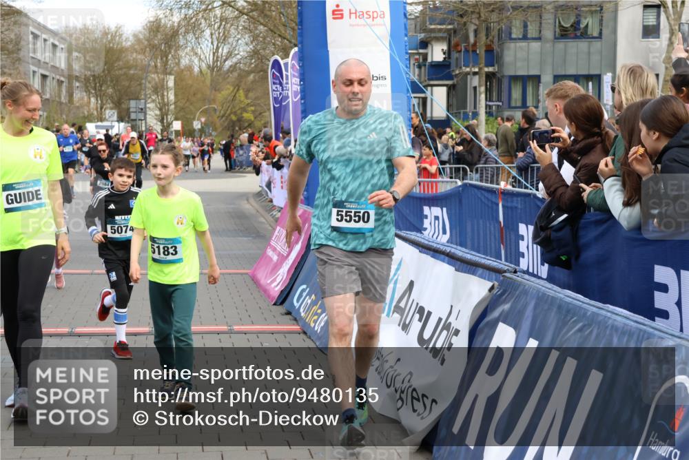12.04.2026 - 45. Internationalen Wilhelmsburger Insellauf Strokosch-Dieckow http://msf.ph/oto/9480135 12.04.2026 13:00:19 Ziel 5183, 5863, 5550, 5074, 5467, 3972, 2984 meine-sportfotos.de
