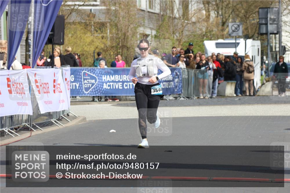 12.04.2026 - 45. Internationalen Wilhelmsburger Insellauf Strokosch-Dieckow http://msf.ph/oto/9480157 12.04.2026 11:52:23 Ziel 3544 meine-sportfotos.de