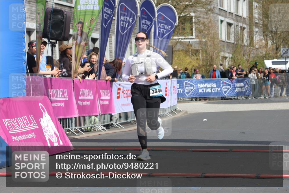 12.04.2026 - 45. Internationalen Wilhelmsburger Insellauf Strokosch-Dieckow http://msf.ph/oto/9480221 12.04.2026 11:52:26 Ziel 3544 meine-sportfotos.de