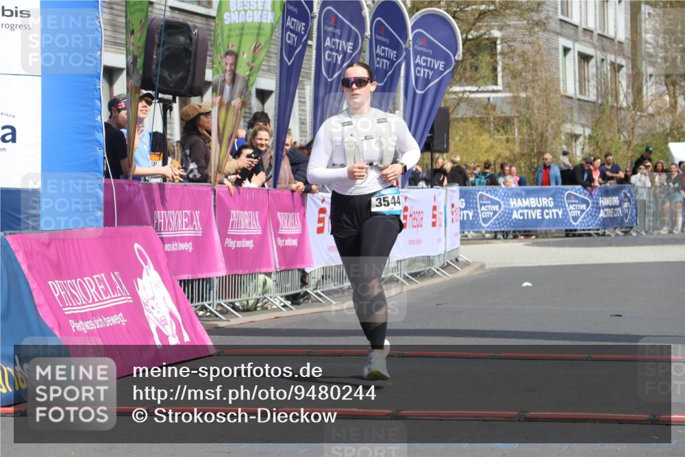 12.04.2026 - 45. Internationalen Wilhelmsburger Insellauf Strokosch-Dieckow http://msf.ph/oto/9480244 12.04.2026 11:52:26 Ziel 3544 meine-sportfotos.de