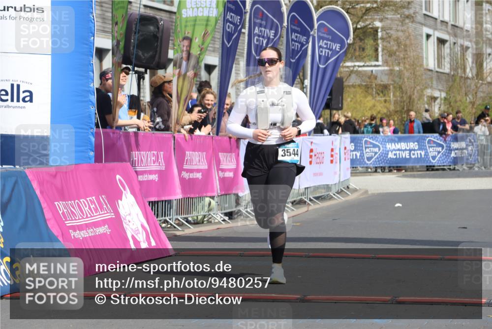 12.04.2026 - 45. Internationalen Wilhelmsburger Insellauf Strokosch-Dieckow http://msf.ph/oto/9480257 12.04.2026 11:52:26 Ziel 3544 meine-sportfotos.de