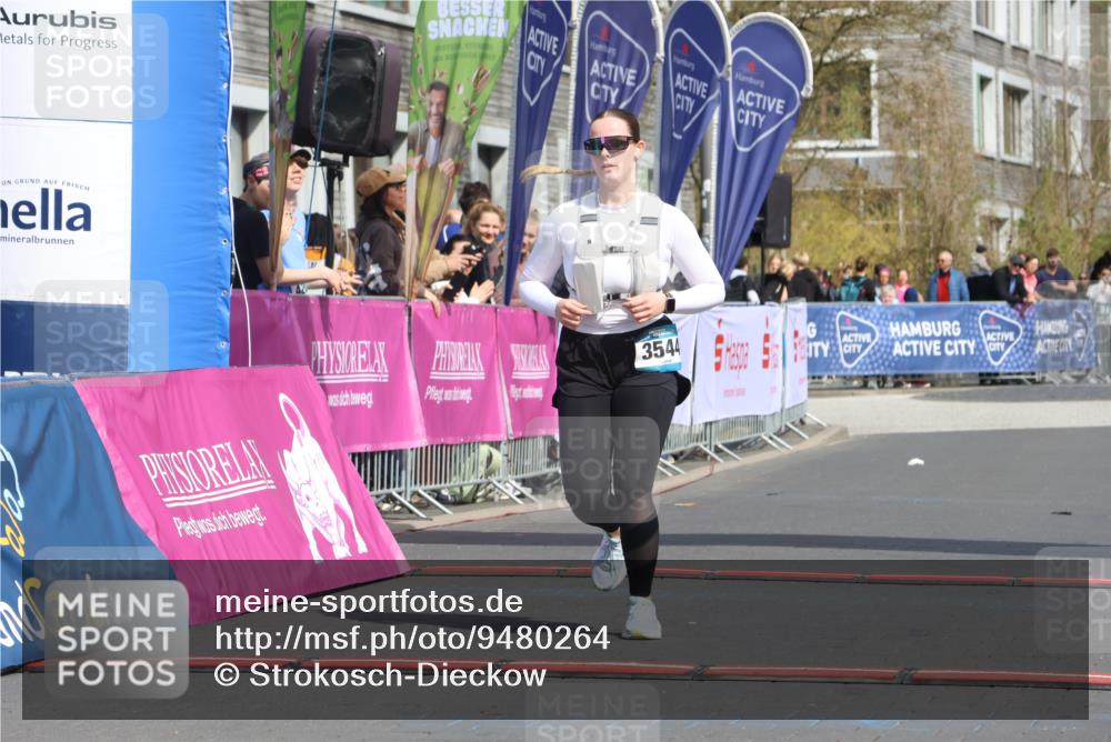 12.04.2026 - 45. Internationalen Wilhelmsburger Insellauf Strokosch-Dieckow http://msf.ph/oto/9480264 12.04.2026 11:52:26 Ziel 3544 meine-sportfotos.de