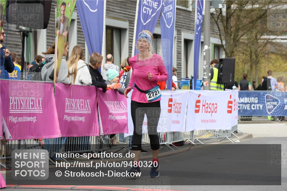 12.04.2026 - 45. Internationalen Wilhelmsburger Insellauf Strokosch-Dieckow http://msf.ph/oto/9480320 12.04.2026 13:27:22 Ziel 2721, 3756, 3755 meine-sportfotos.de
