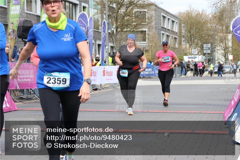 12.04.2026 - 45. Internationalen Wilhelmsburger Insellauf Strokosch-Dieckow http://msf.ph/oto/9480423 12.04.2026 13:27:03 Ziel 2933, 2359, 4124, 2980, 3640 meine-sportfotos.de