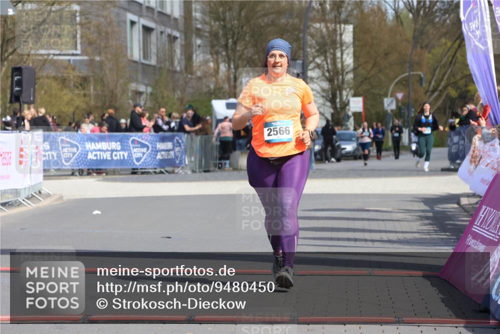 12.04.2026 - 45. Internationalen Wilhelmsburger Insellauf Strokosch-Dieckow http://msf.ph/oto/9480450 12.04.2026 11:54:08 Ziel 2566 meine-sportfotos.de