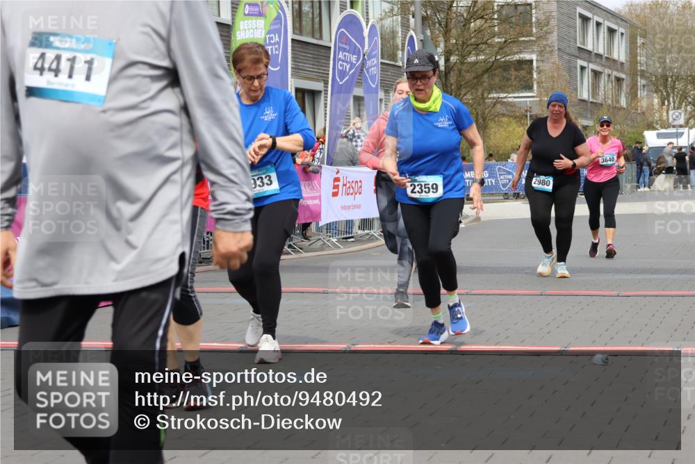 12.04.2026 - 45. Internationalen Wilhelmsburger Insellauf Strokosch-Dieckow http://msf.ph/oto/9480492 12.04.2026 13:27:00 Ziel 5206, 2360, 5245, 2933, 2359, 4124, 2980, 3640 meine-sportfotos.de