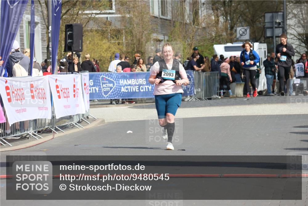 12.04.2026 - 45. Internationalen Wilhelmsburger Insellauf Strokosch-Dieckow http://msf.ph/oto/9480545 12.04.2026 11:54:31 Ziel 2093 meine-sportfotos.de
