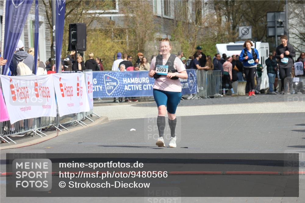 12.04.2026 - 45. Internationalen Wilhelmsburger Insellauf Strokosch-Dieckow http://msf.ph/oto/9480566 12.04.2026 11:54:31 Ziel 2093 meine-sportfotos.de
