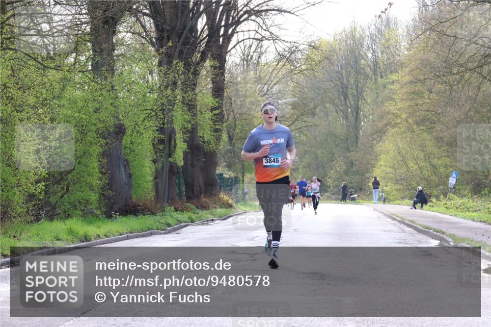 12.04.2026 - 45. Internationalen Wilhelmsburger Insellauf Yannick Fuchs http://msf.ph/oto/9480578 12.04.2026 10:20:03 Laufen 3845 meine-sportfotos.de