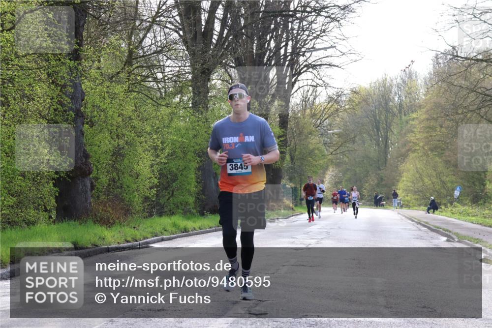 12.04.2026 - 45. Internationalen Wilhelmsburger Insellauf Yannick Fuchs http://msf.ph/oto/9480595 12.04.2026 10:20:05 Laufen 70, 3, 3845 meine-sportfotos.de