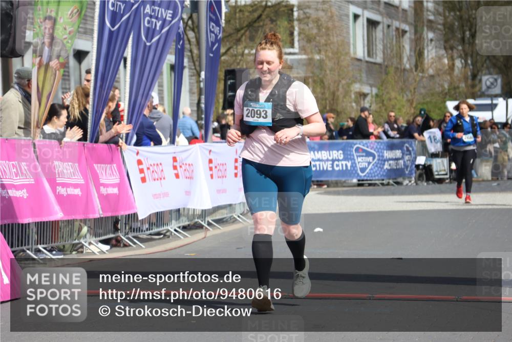 12.04.2026 - 45. Internationalen Wilhelmsburger Insellauf Strokosch-Dieckow http://msf.ph/oto/9480616 12.04.2026 11:54:35 Ziel 2093 meine-sportfotos.de
