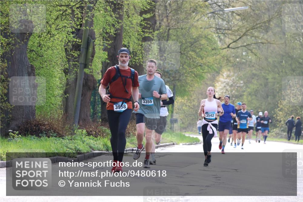 12.04.2026 - 45. Internationalen Wilhelmsburger Insellauf Yannick Fuchs http://msf.ph/oto/9480618 12.04.2026 10:20:10 Laufen 3355, 3958 meine-sportfotos.de