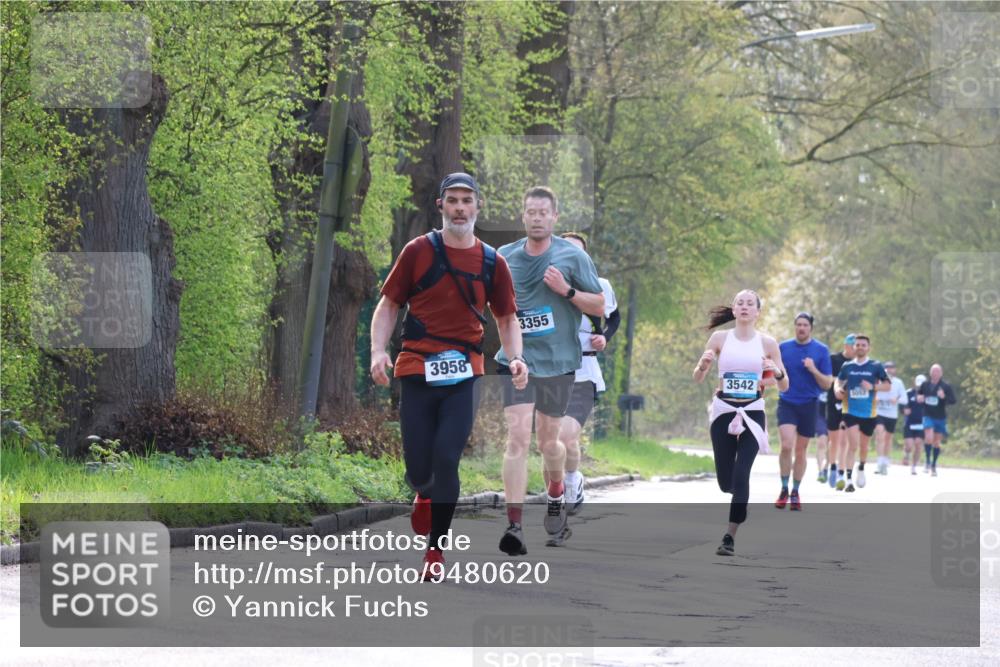 12.04.2026 - 45. Internationalen Wilhelmsburger Insellauf Yannick Fuchs http://msf.ph/oto/9480620 12.04.2026 10:20:11 Laufen 3958, 3355, 3542, 1052 meine-sportfotos.de