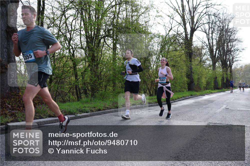 12.04.2026 - 45. Internationalen Wilhelmsburger Insellauf Yannick Fuchs http://msf.ph/oto/9480710 12.04.2026 10:20:20 Laufen 355, 3542 meine-sportfotos.de