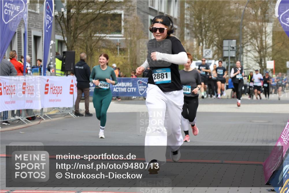 12.04.2026 - 45. Internationalen Wilhelmsburger Insellauf Strokosch-Dieckow http://msf.ph/oto/9480713 12.04.2026 13:26:27 Ziel 3024, 2881, 4064, 4684 meine-sportfotos.de