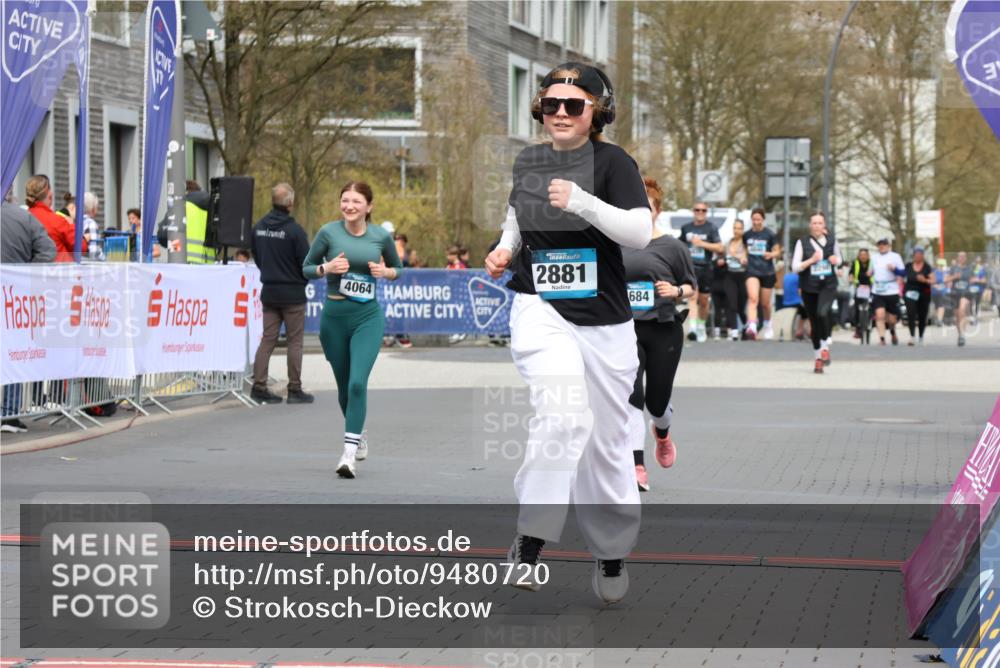 12.04.2026 - 45. Internationalen Wilhelmsburger Insellauf Strokosch-Dieckow http://msf.ph/oto/9480720 12.04.2026 13:26:27 Ziel 3024, 2881, 4064, 4684 meine-sportfotos.de