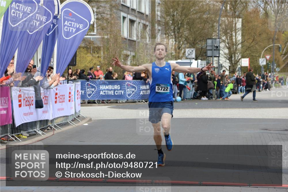 12.04.2026 - 45. Internationalen Wilhelmsburger Insellauf Strokosch-Dieckow http://msf.ph/oto/9480721 12.04.2026 12:46:05 Ziel 5722 meine-sportfotos.de