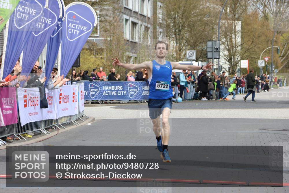 12.04.2026 - 45. Internationalen Wilhelmsburger Insellauf Strokosch-Dieckow http://msf.ph/oto/9480728 12.04.2026 12:46:05 Ziel 5722 meine-sportfotos.de