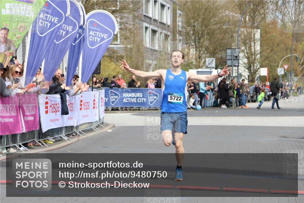 12.04.2026 - 45. Internationalen Wilhelmsburger Insellauf Strokosch-Dieckow http://msf.ph/oto/9480750 12.04.2026 12:46:05 Ziel 5722 meine-sportfotos.de