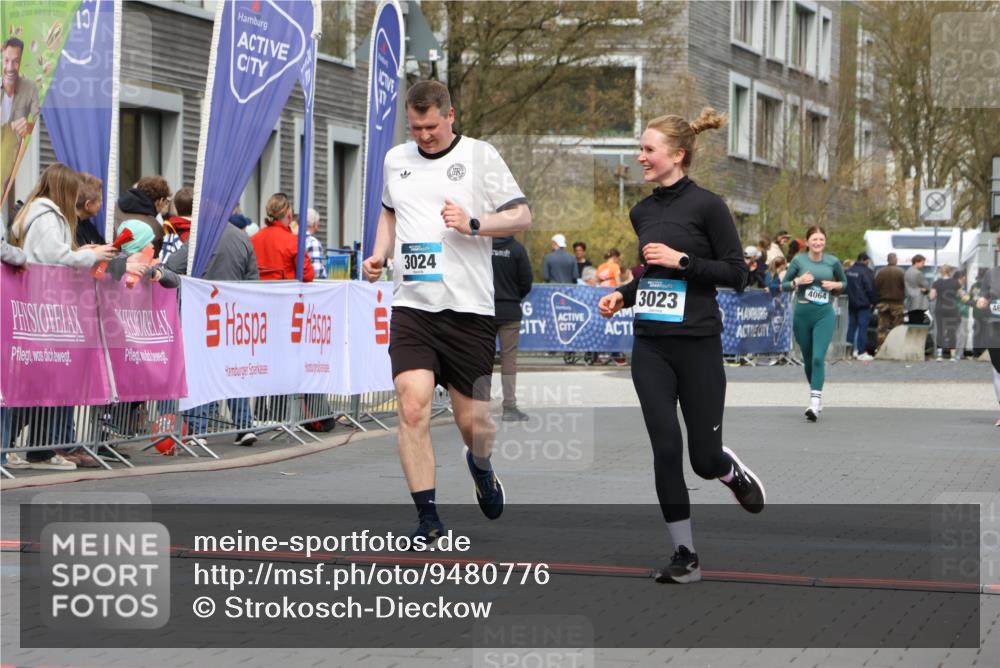 12.04.2026 - 45. Internationalen Wilhelmsburger Insellauf Strokosch-Dieckow http://msf.ph/oto/9480776 12.04.2026 13:26:22 Ziel 4431, 3023, 3024, 2881 meine-sportfotos.de