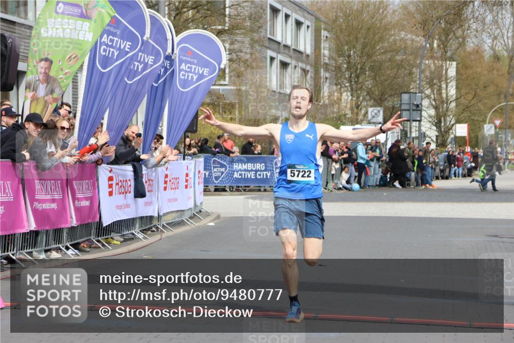 12.04.2026 - 45. Internationalen Wilhelmsburger Insellauf Strokosch-Dieckow http://msf.ph/oto/9480777 12.04.2026 12:46:05 Ziel 5722 meine-sportfotos.de