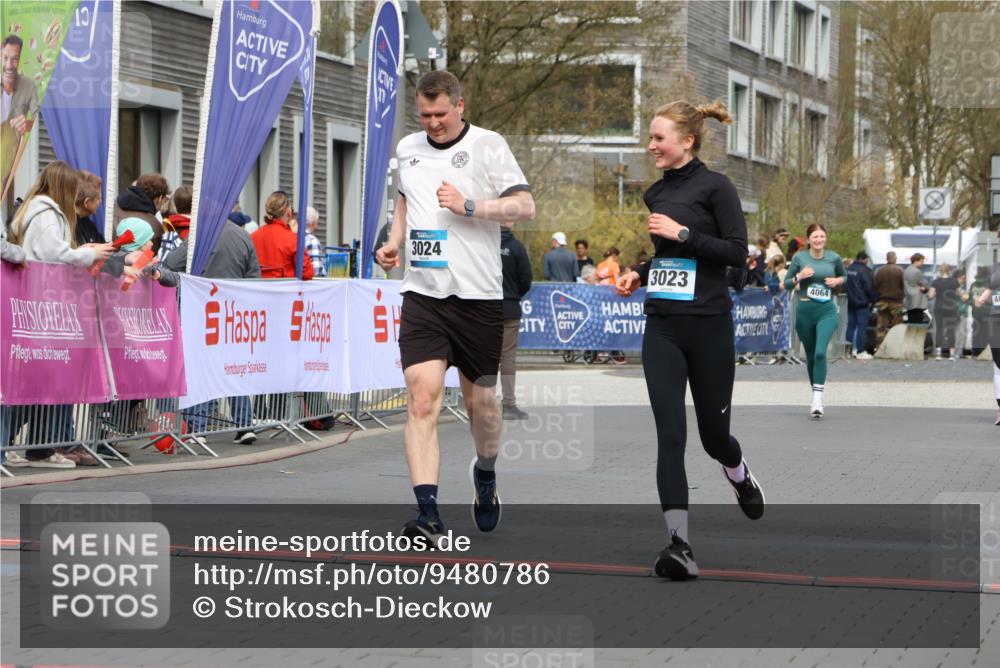 12.04.2026 - 45. Internationalen Wilhelmsburger Insellauf Strokosch-Dieckow http://msf.ph/oto/9480786 12.04.2026 13:26:22 Ziel 4431, 3023, 3024, 2881 meine-sportfotos.de