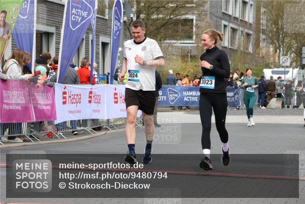 12.04.2026 - 45. Internationalen Wilhelmsburger Insellauf Strokosch-Dieckow http://msf.ph/oto/9480794 12.04.2026 13:26:22 Ziel 4431, 3023, 3024, 2881 meine-sportfotos.de