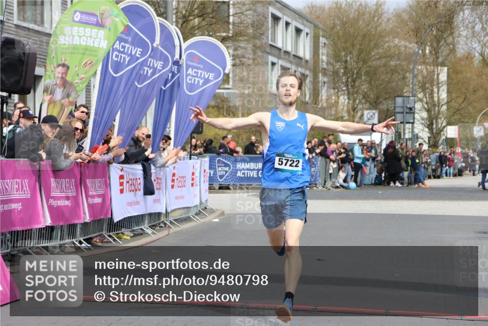 12.04.2026 - 45. Internationalen Wilhelmsburger Insellauf Strokosch-Dieckow http://msf.ph/oto/9480798 12.04.2026 12:46:05 Ziel 5722 meine-sportfotos.de
