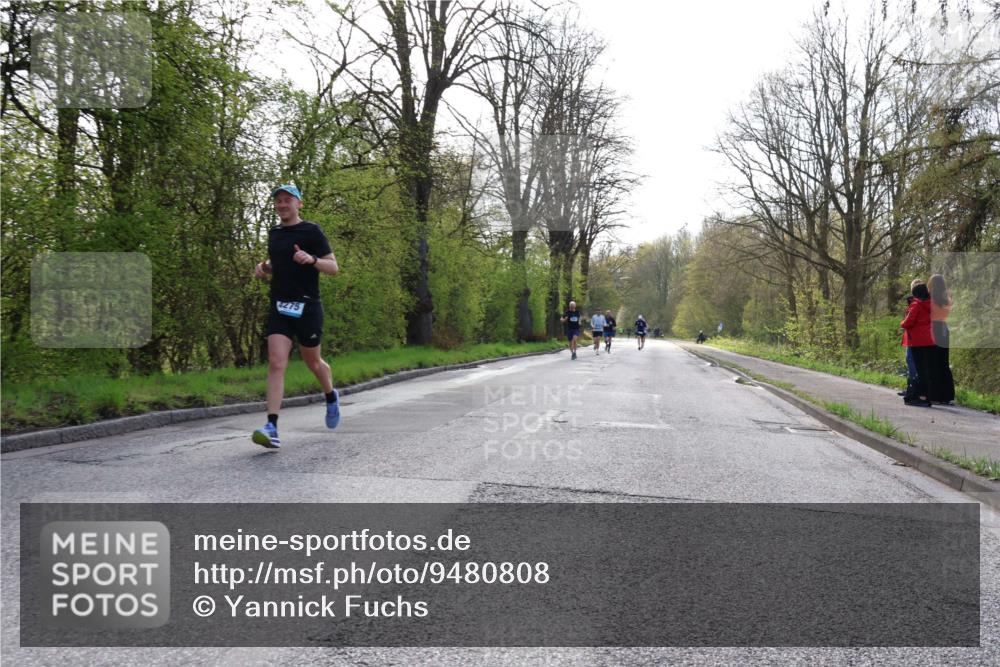 12.04.2026 - 45. Internationalen Wilhelmsburger Insellauf Yannick Fuchs http://msf.ph/oto/9480808 12.04.2026 10:20:30 Laufen 4275 meine-sportfotos.de